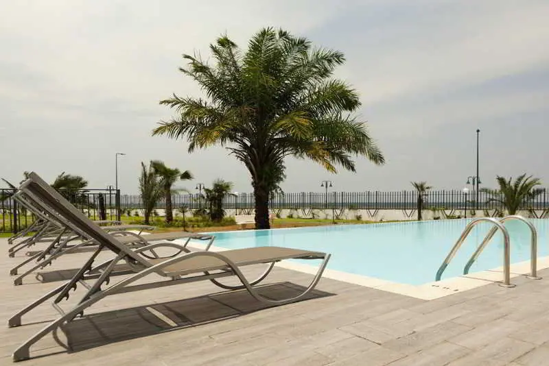 Ibis Bata, Pool