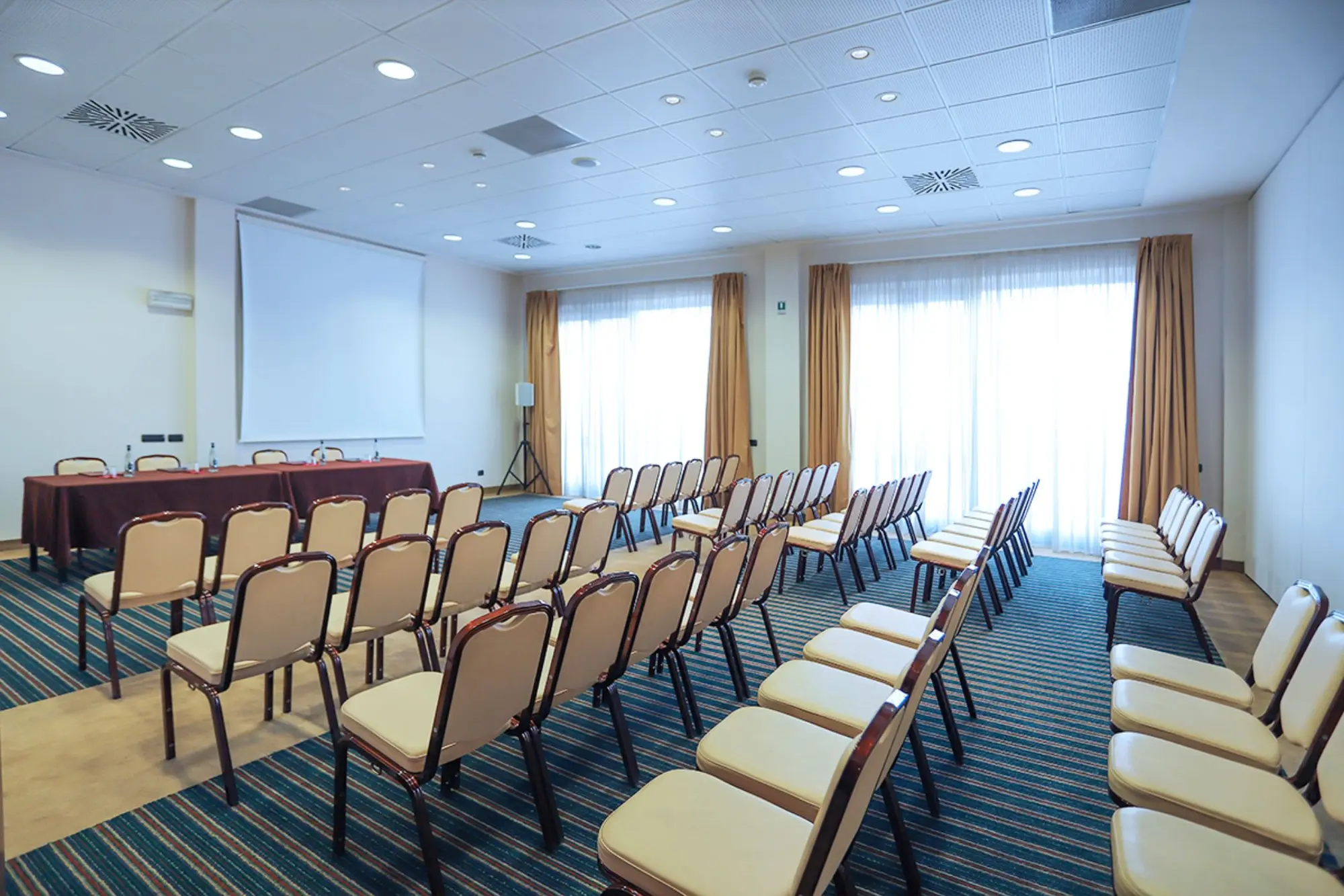 Monica Hotel Fiera, Conferences