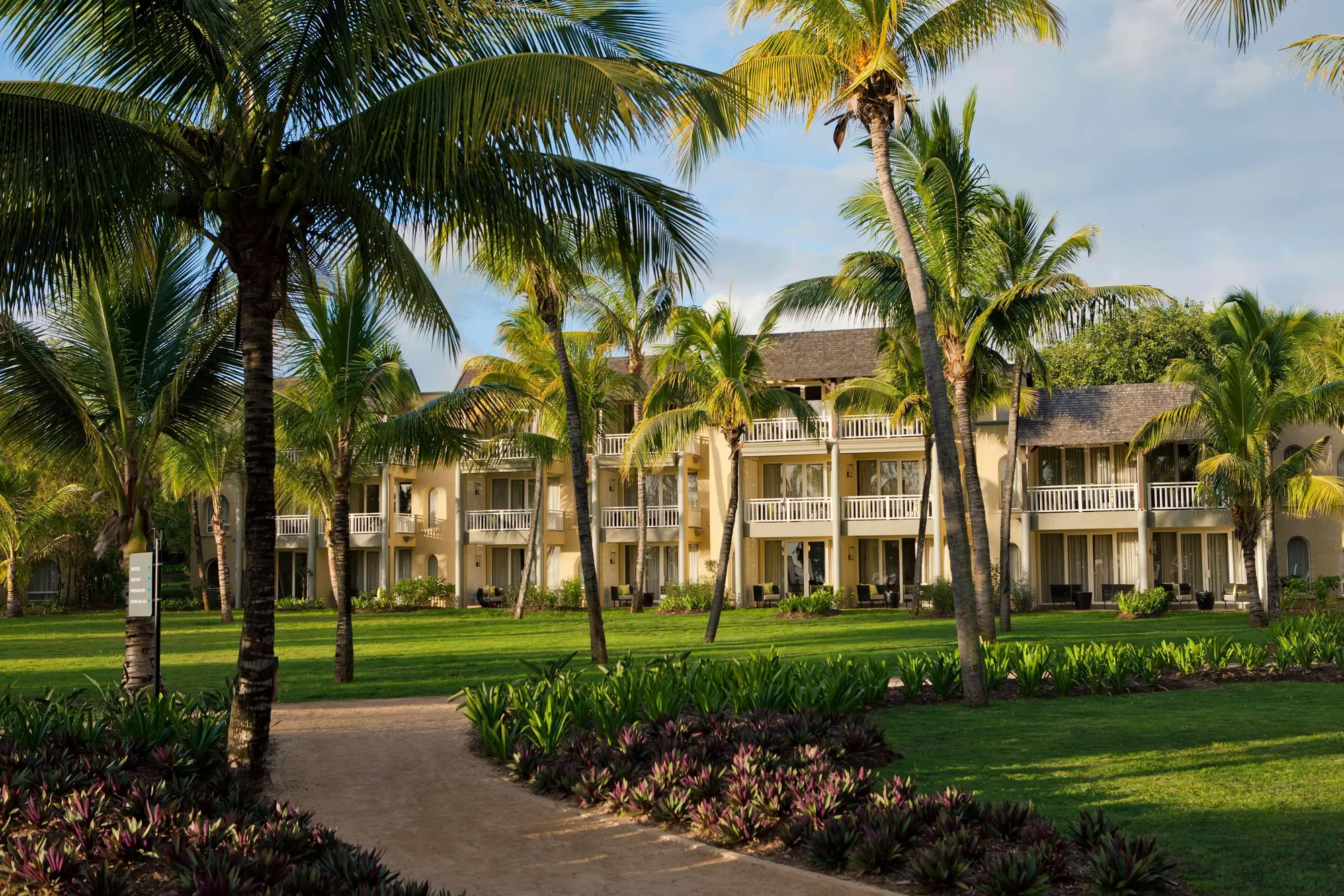 Outrigger Mauritius Beach Resort, General view