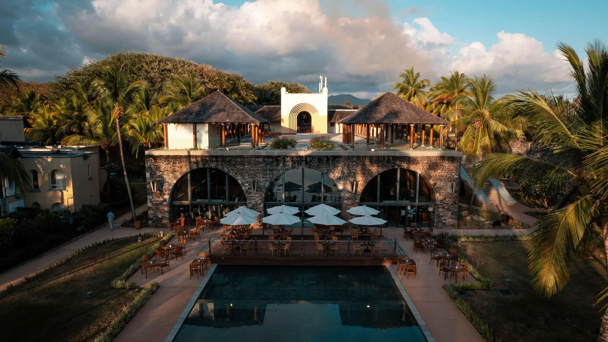Outrigger Mauritius Beach Resort, General view