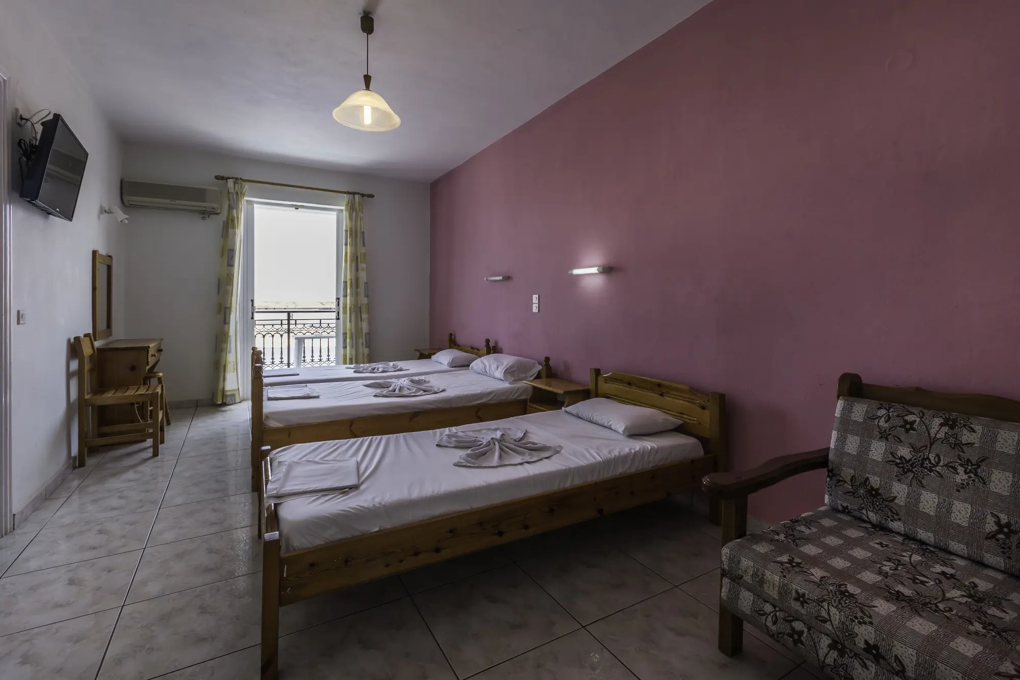 Vossos, Room