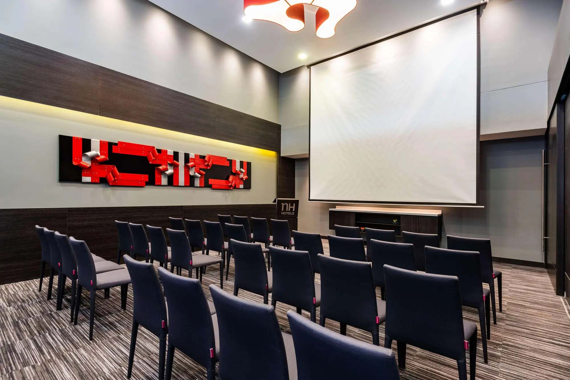 NH Bogotá Urban 26 Royal, Conferences