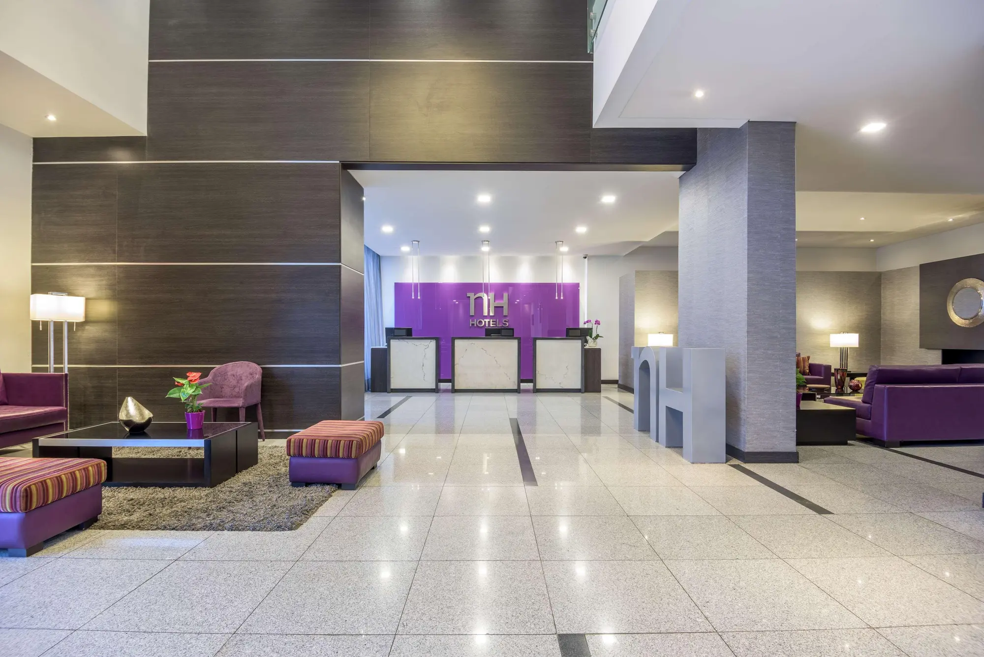 NH Bogotá Urban 26 Royal, Lobby