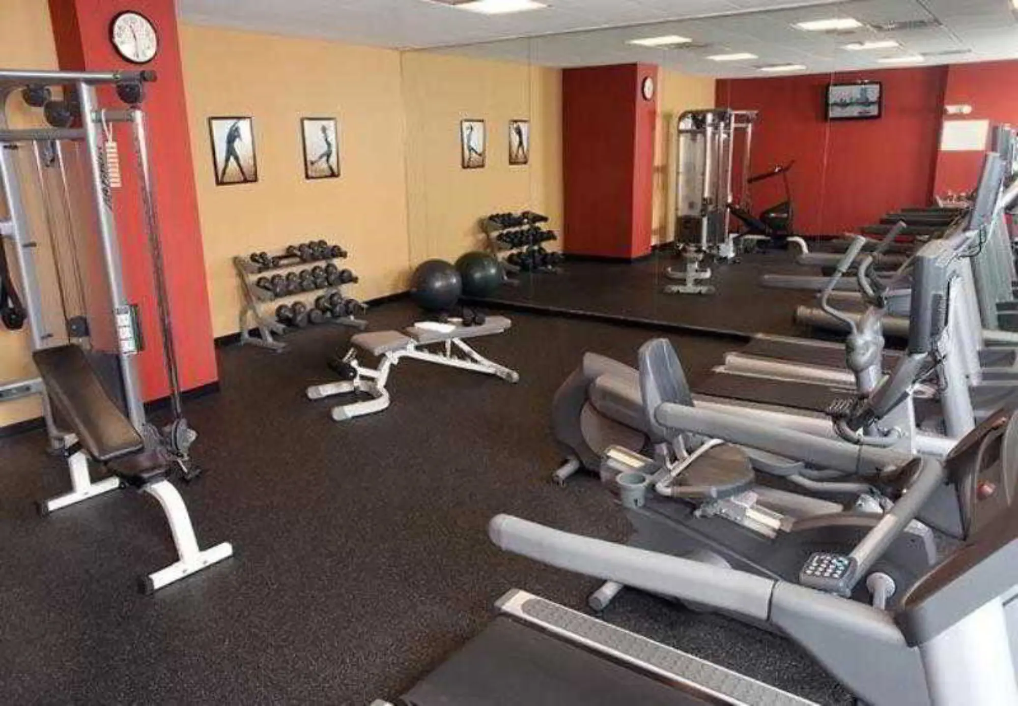 Courtyard Boston Woburn/Boston North, Sports and Entertainment