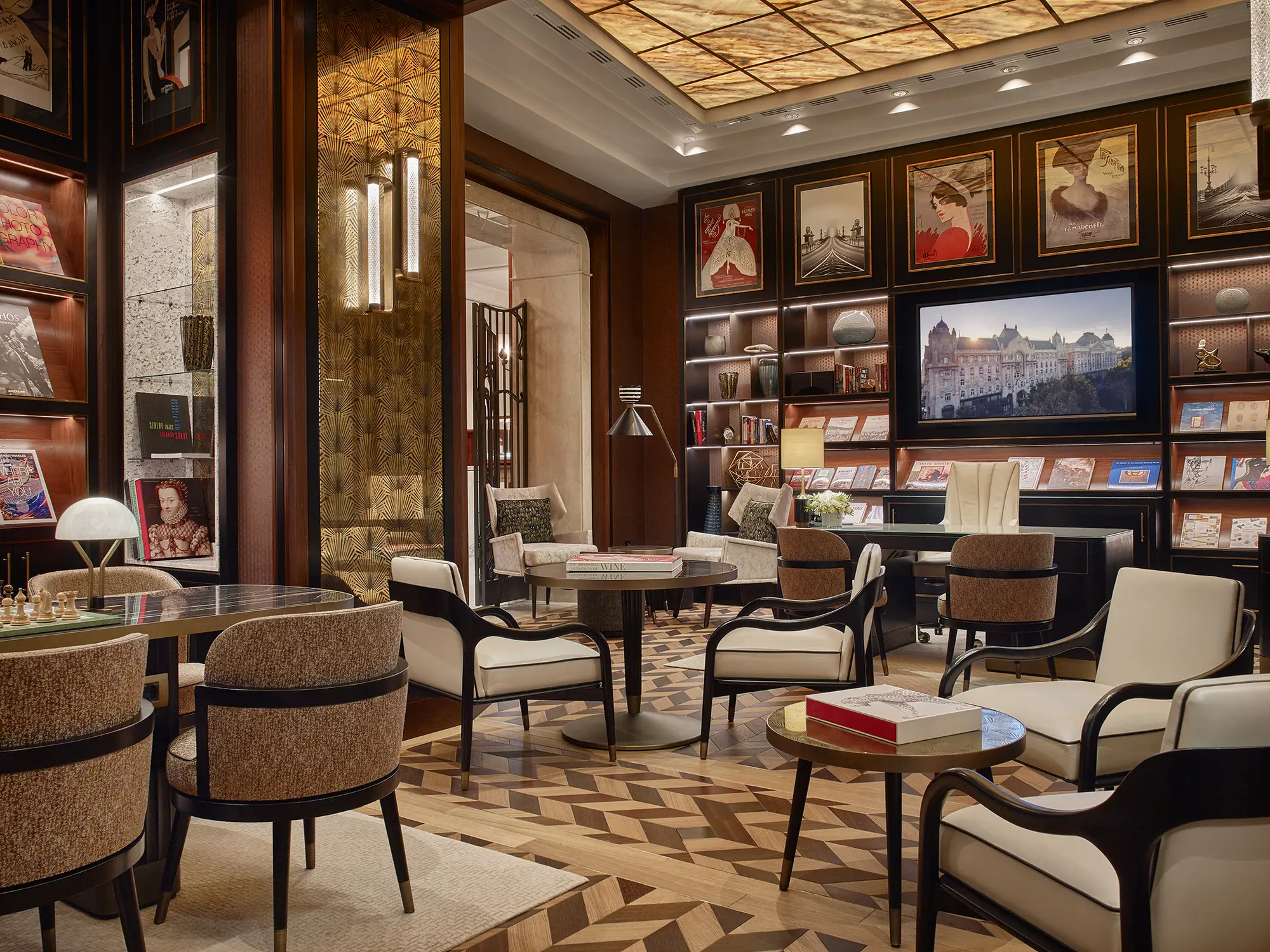 Four Seasons Hotel Budapest, Lobby
