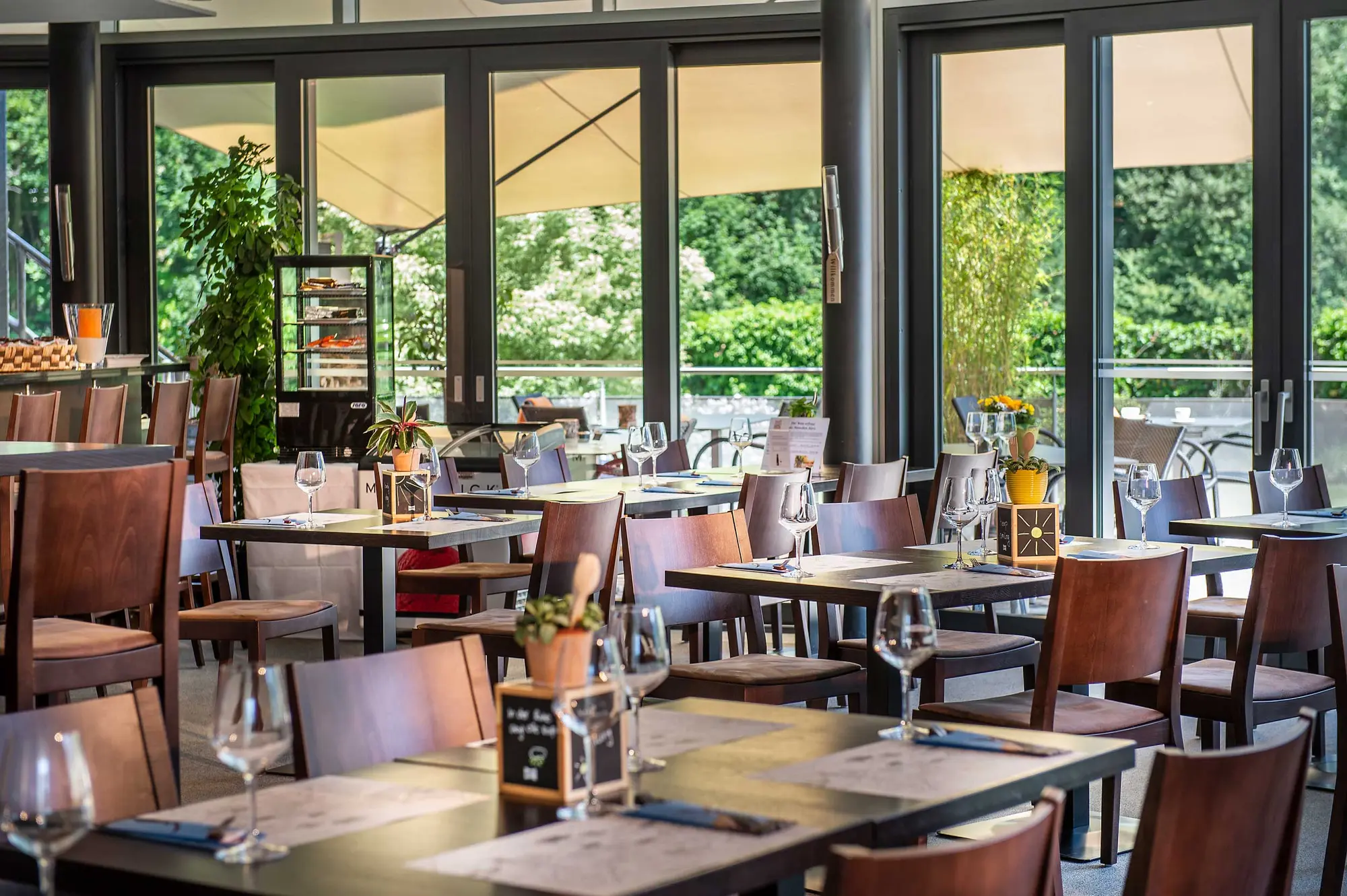 Swiss Heidi, Restaurant