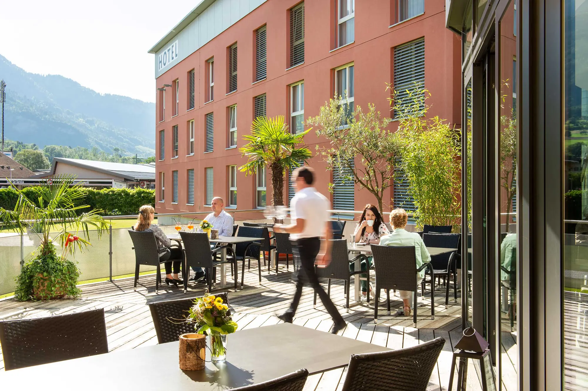 Swiss Heidi, Terrace