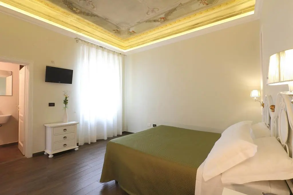Ferrucci, Room