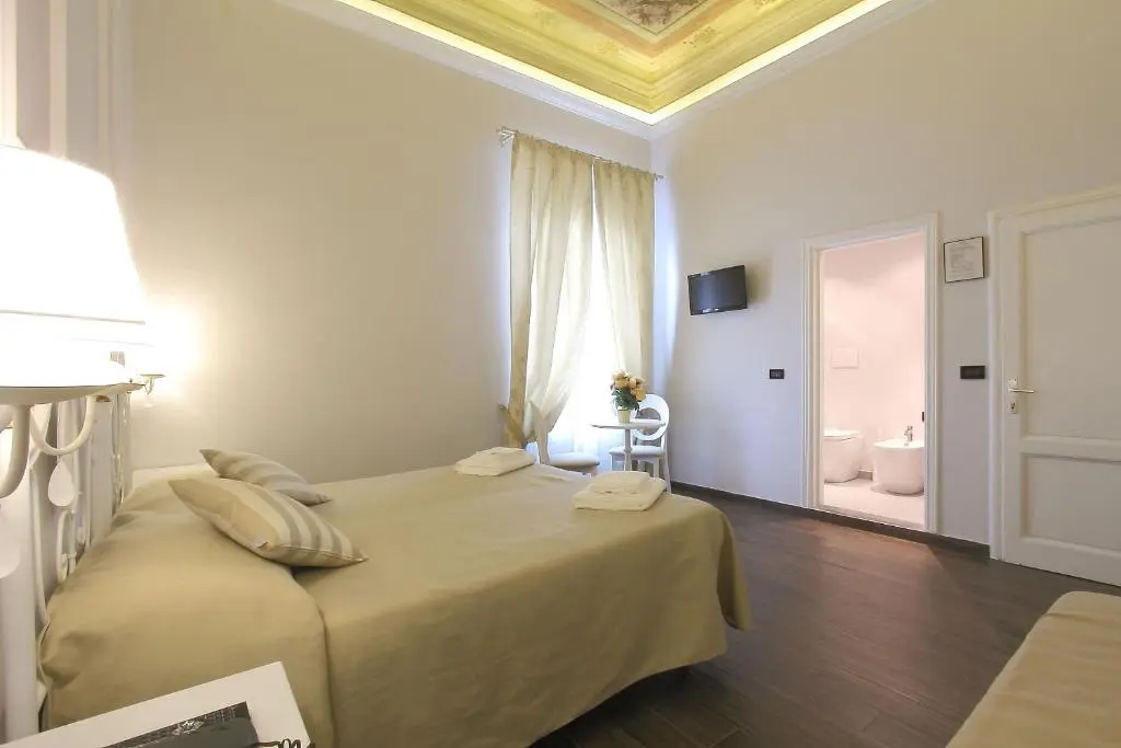 Ferrucci, Room