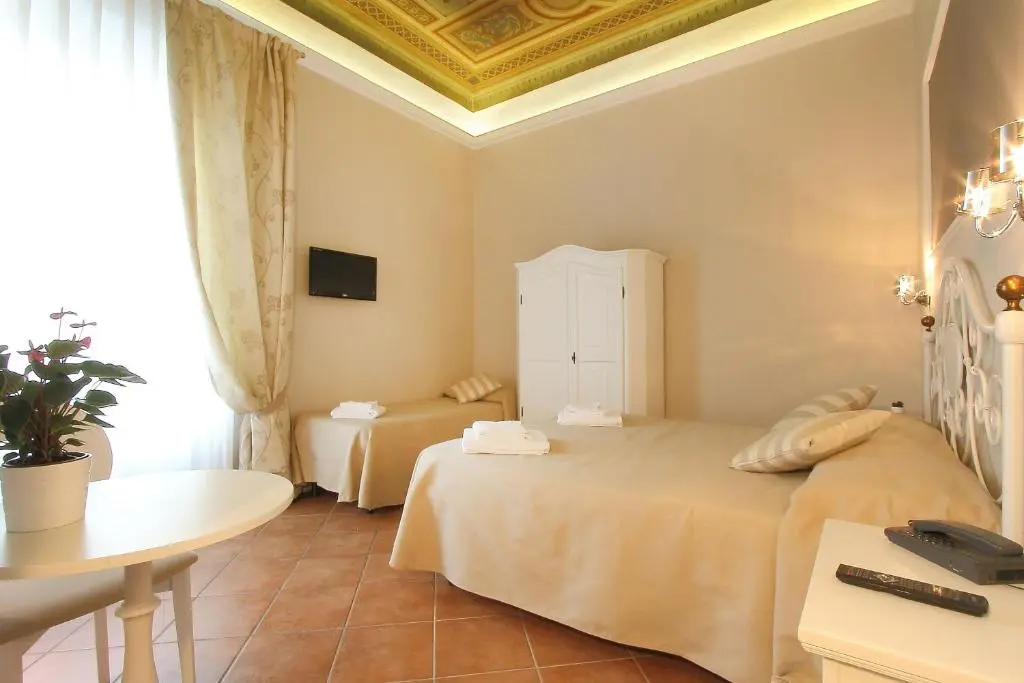 Ferrucci, Room