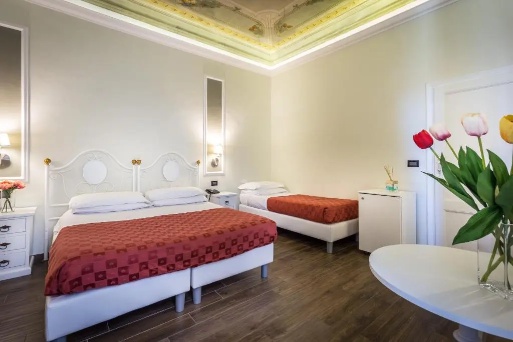 Ferrucci, Room