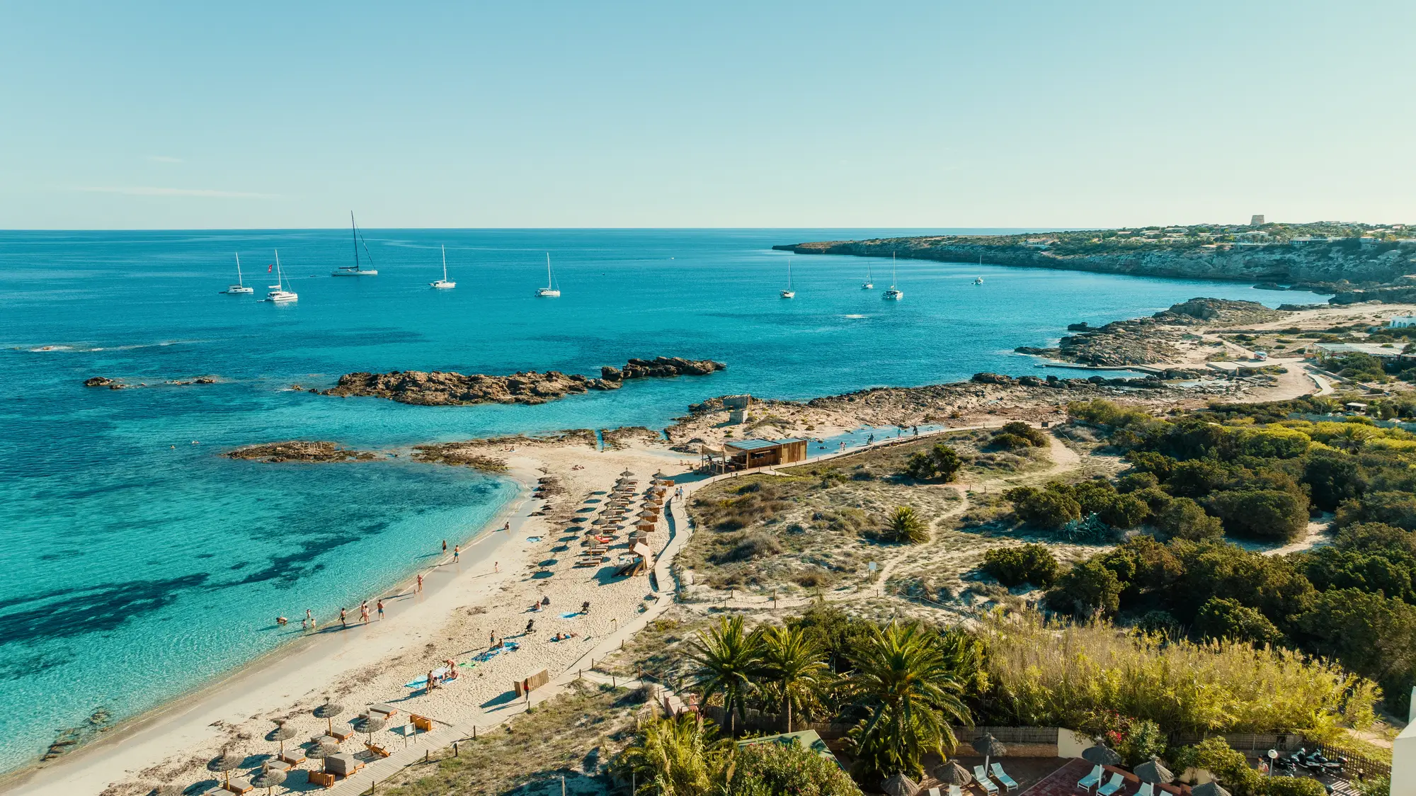 Portu Saler, Beach