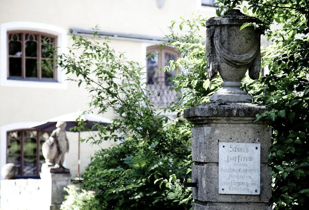 Schloss zu Hopferau, General view