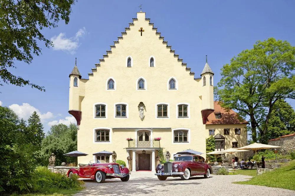 Schloss zu Hopferau, General view