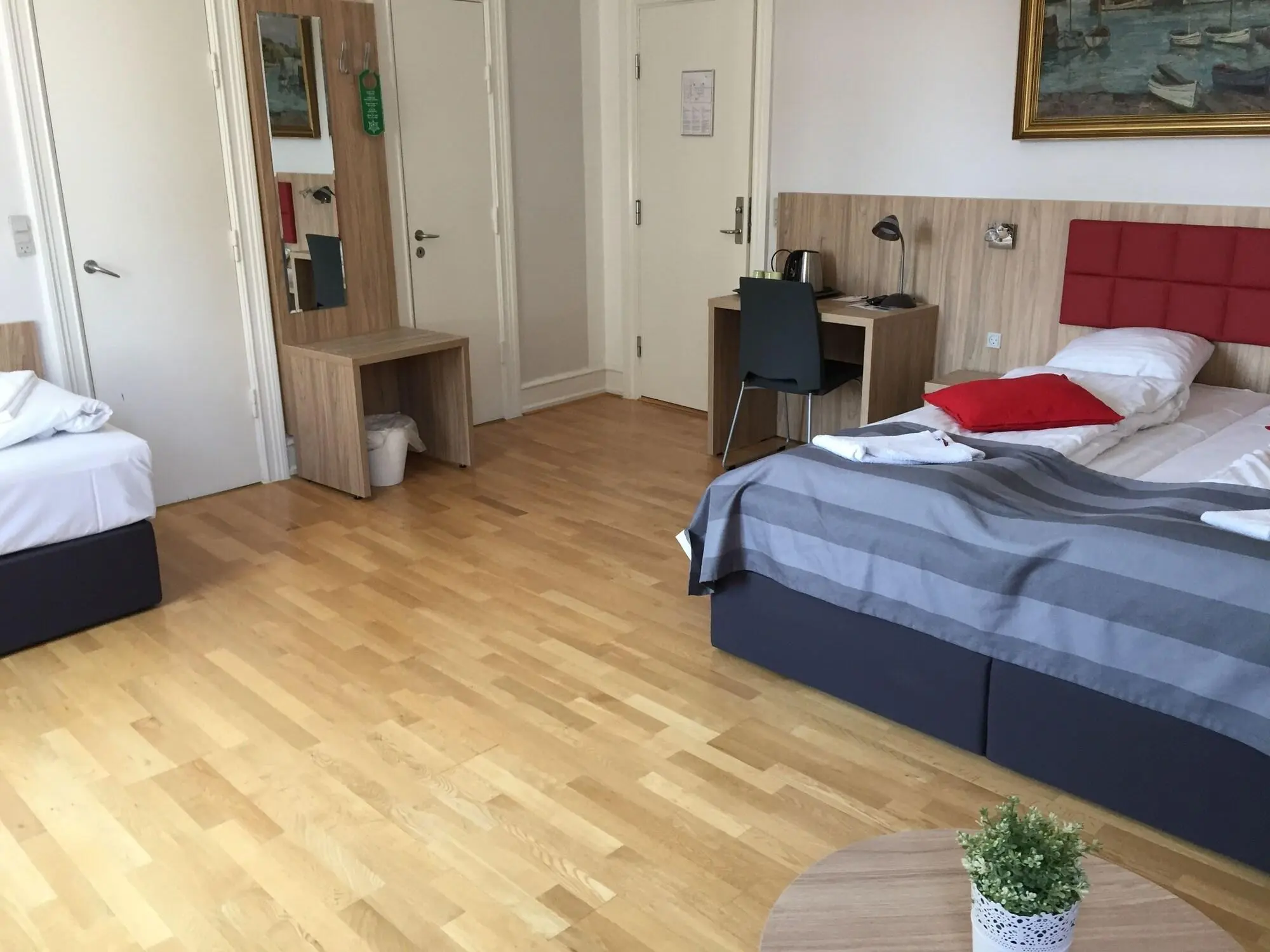 Skandia, Room