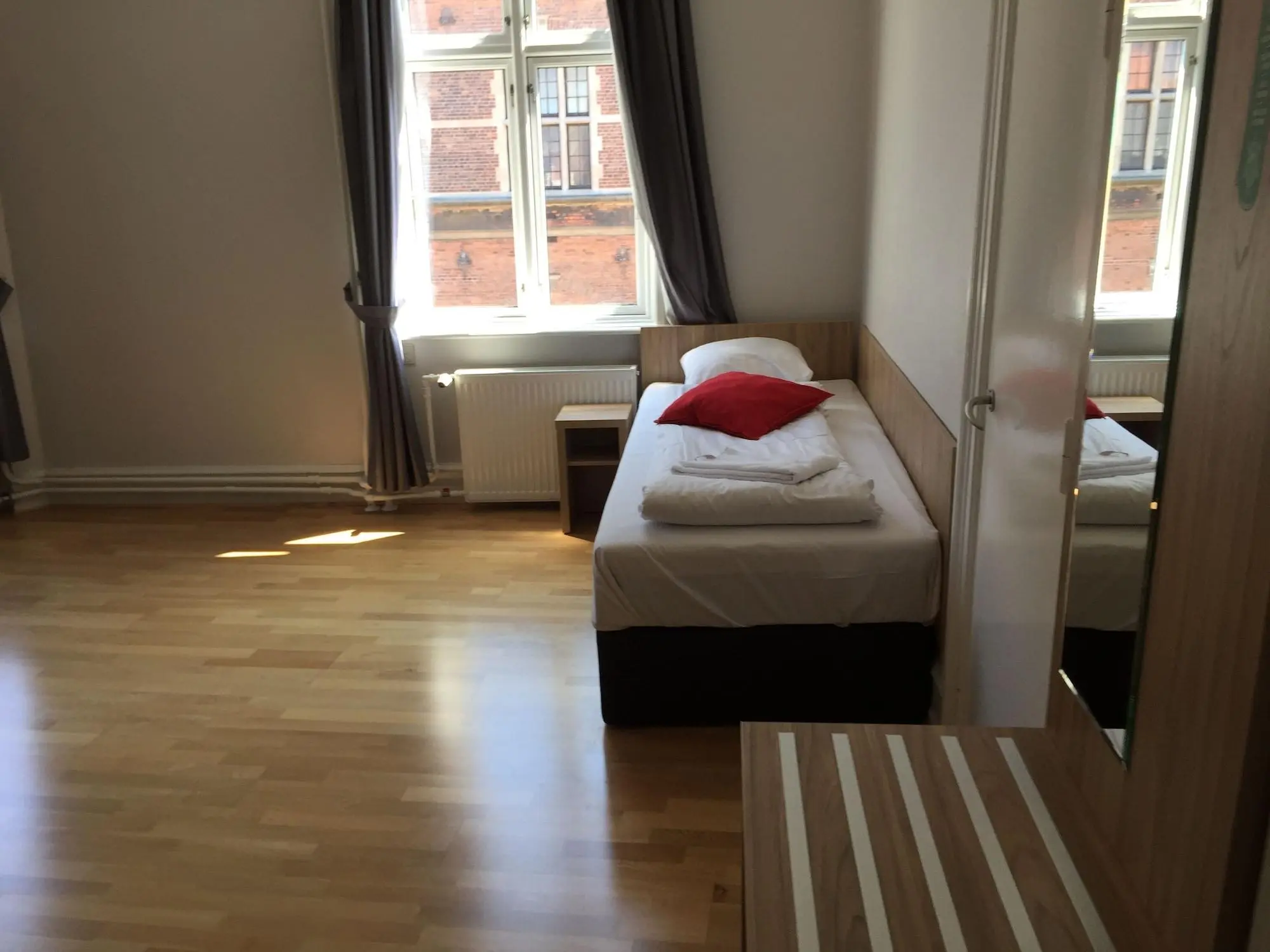 Skandia, Room