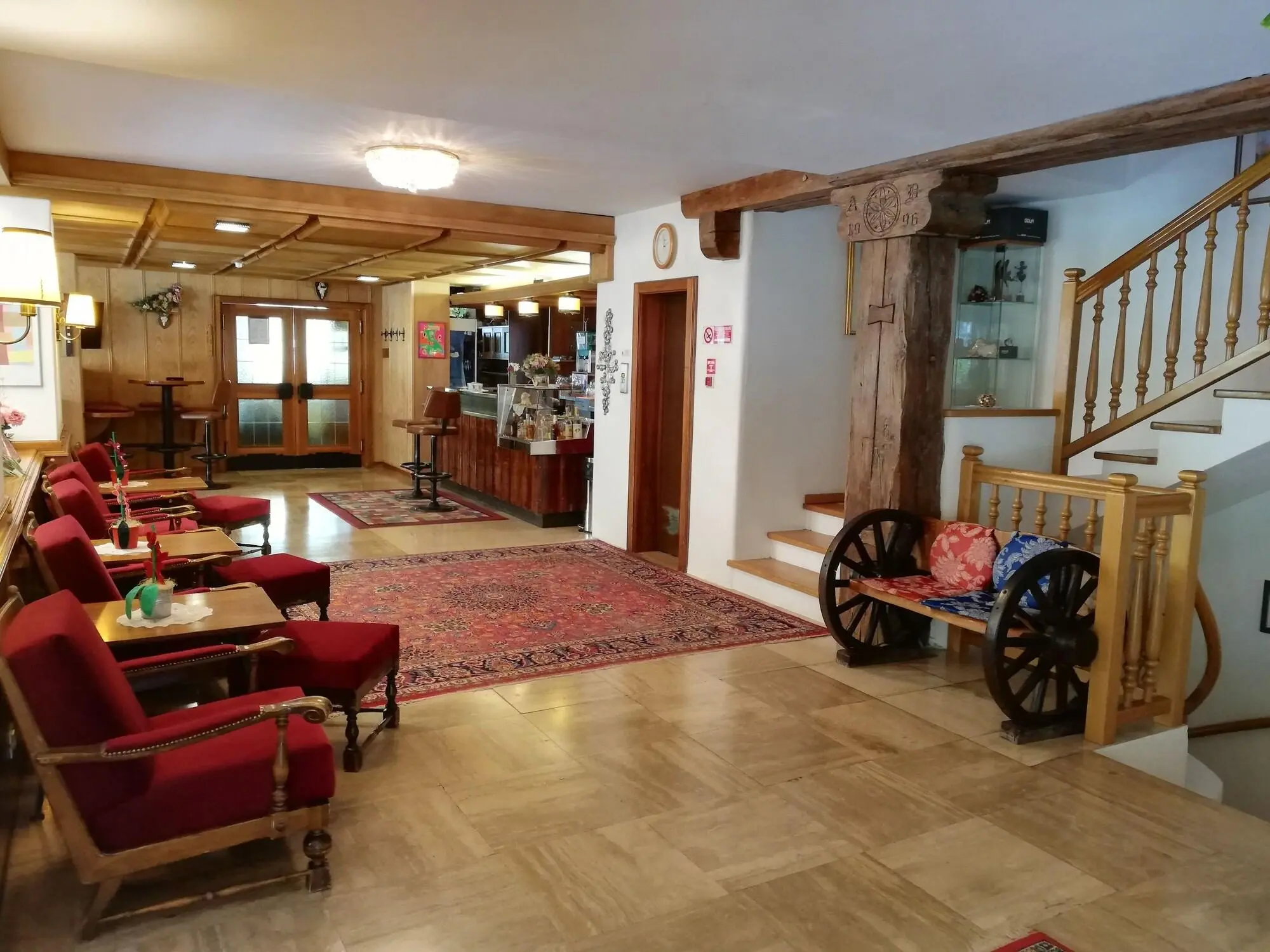 La Rodes, Lobby