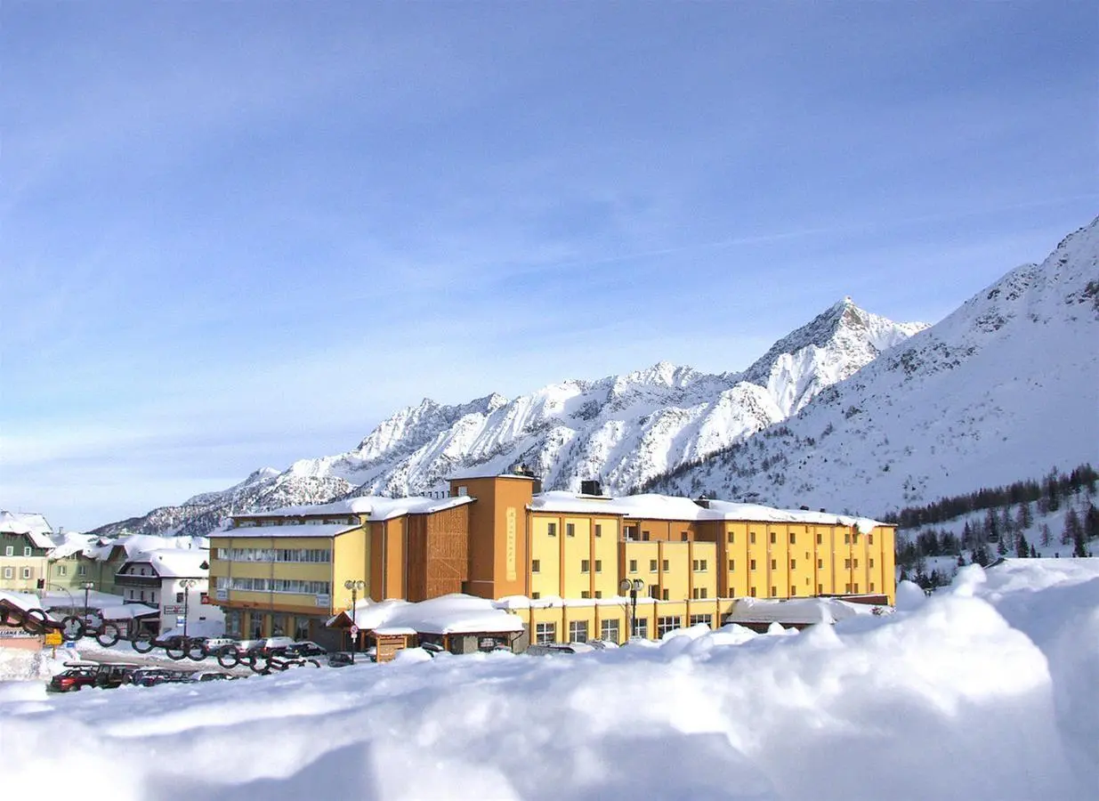 Grand Hotel Miramonti, General view