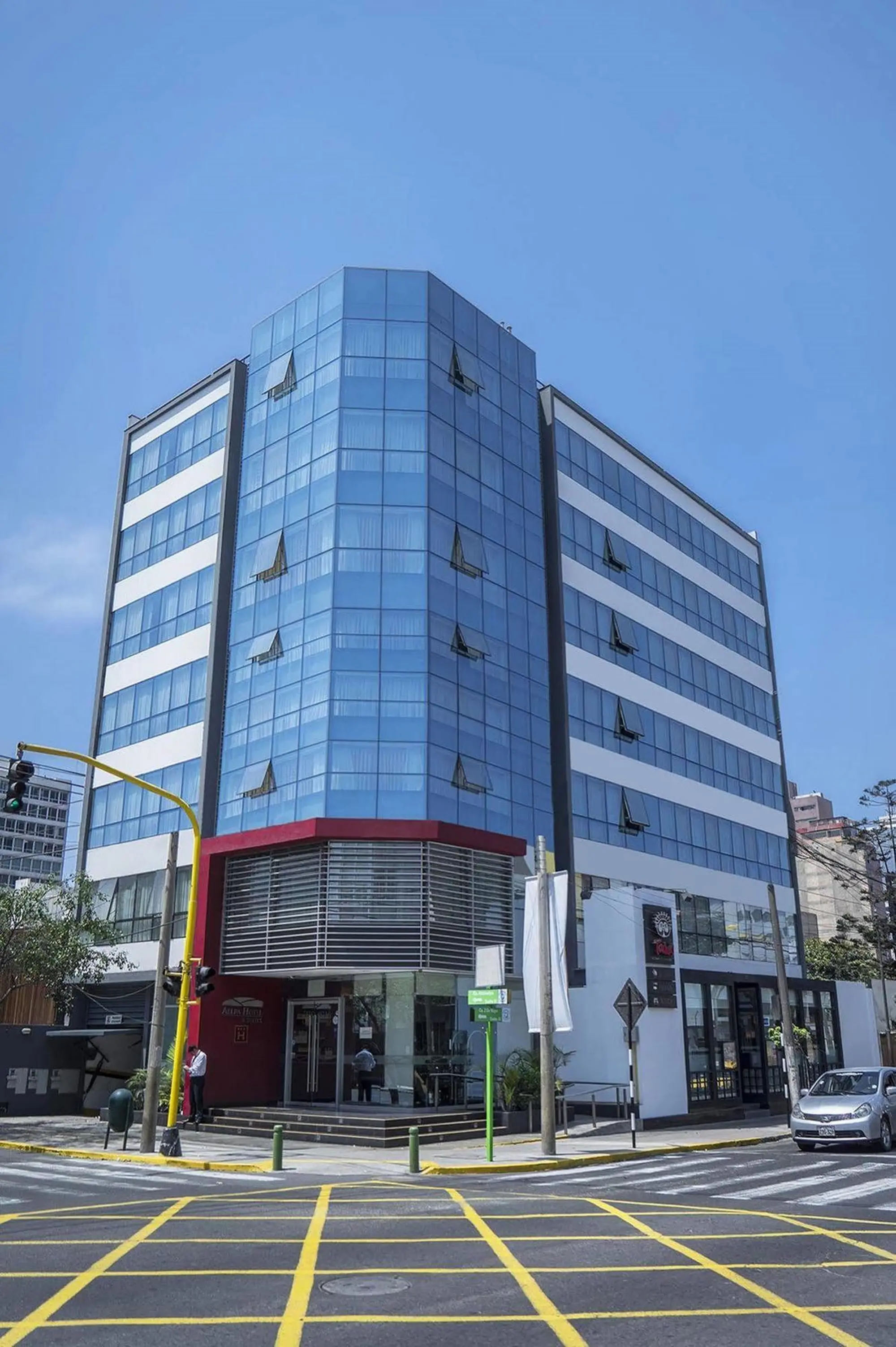 Allpa Hotel & Suites, General view
