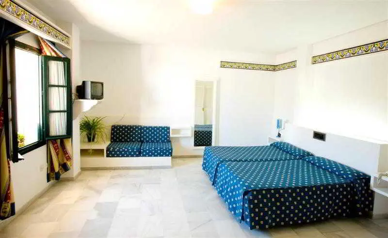 Los Helechos, Room