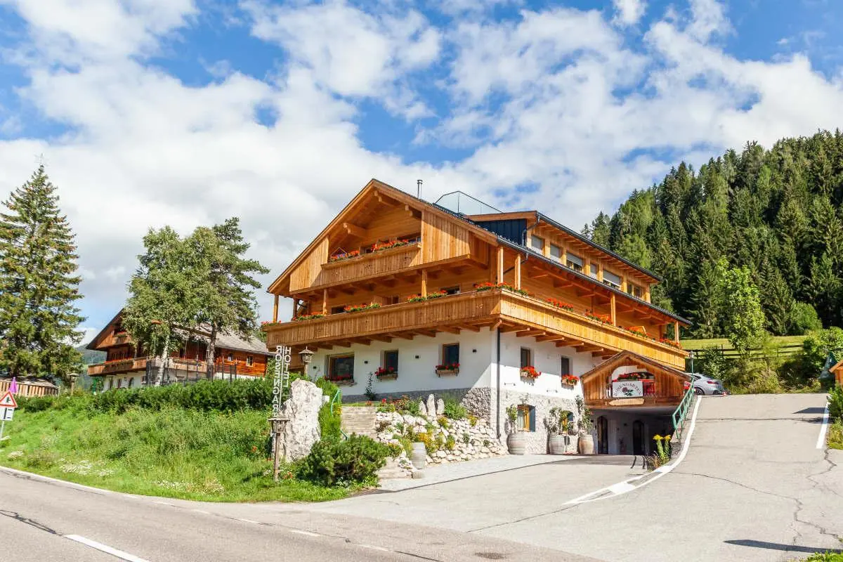 Rosengarten, Lobby