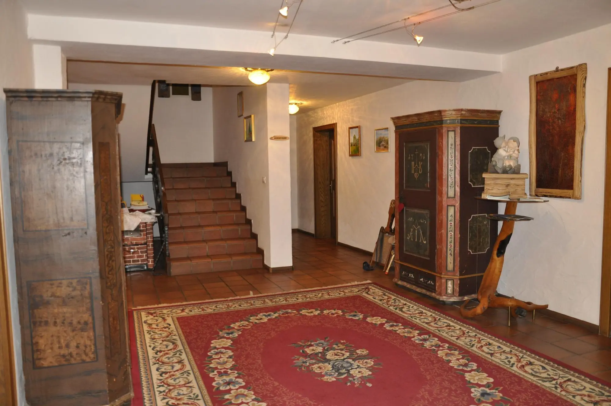 Rosengarten, Lobby