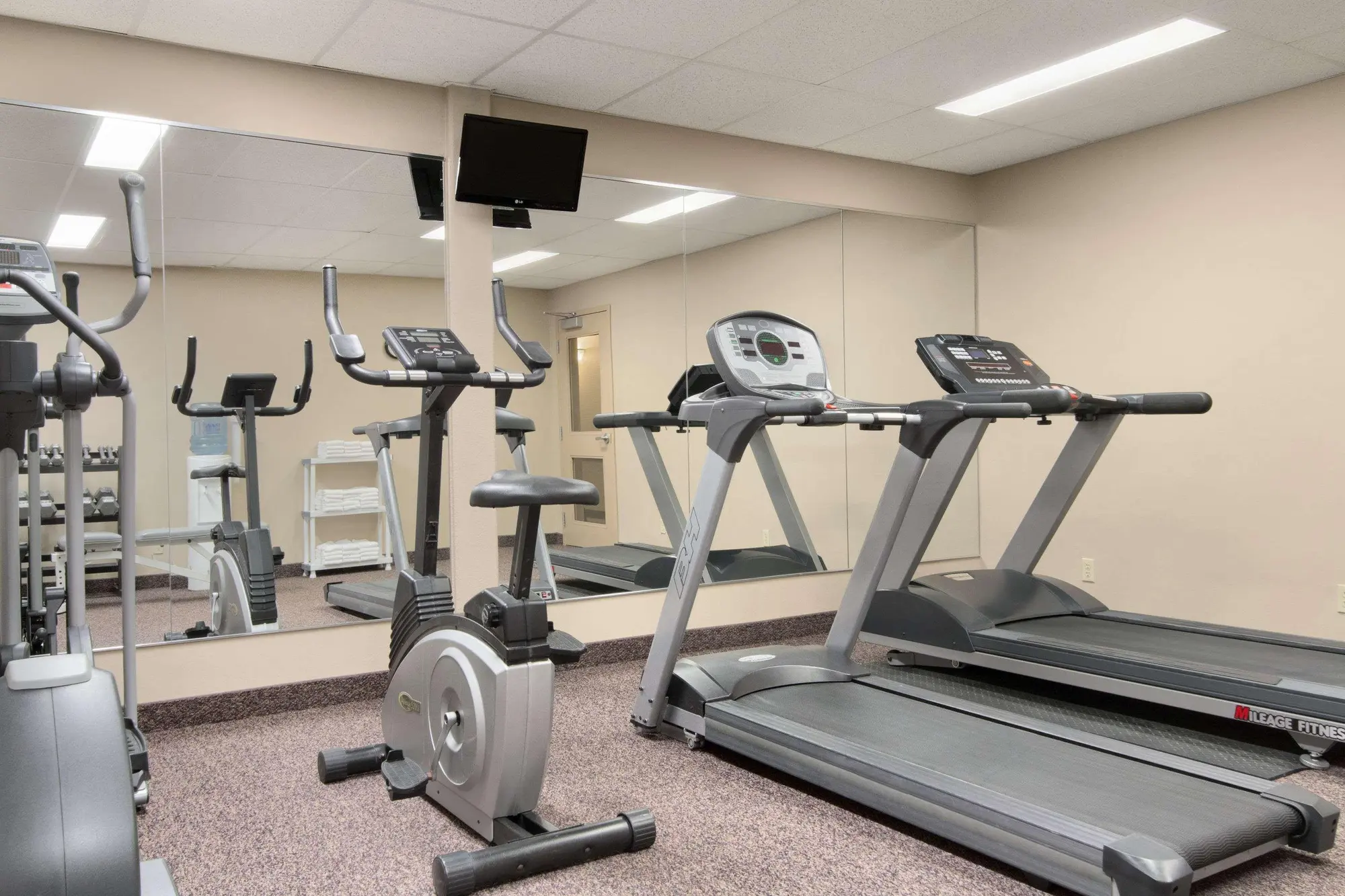 Days Inn & Suites by Wyndham Thunder Bay, Sports and Entertainment