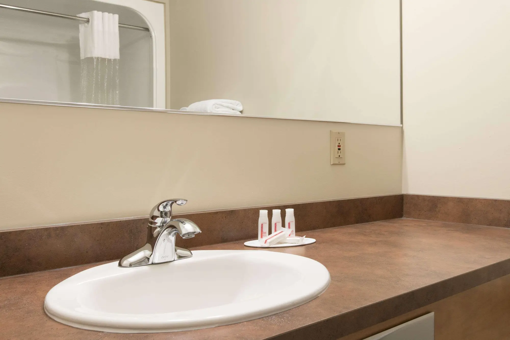 Days Inn & Suites by Wyndham Thunder Bay, Room