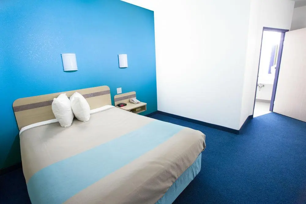 Motel 6 Red Deer, Room