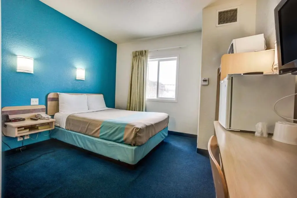 Motel 6 Red Deer, Room