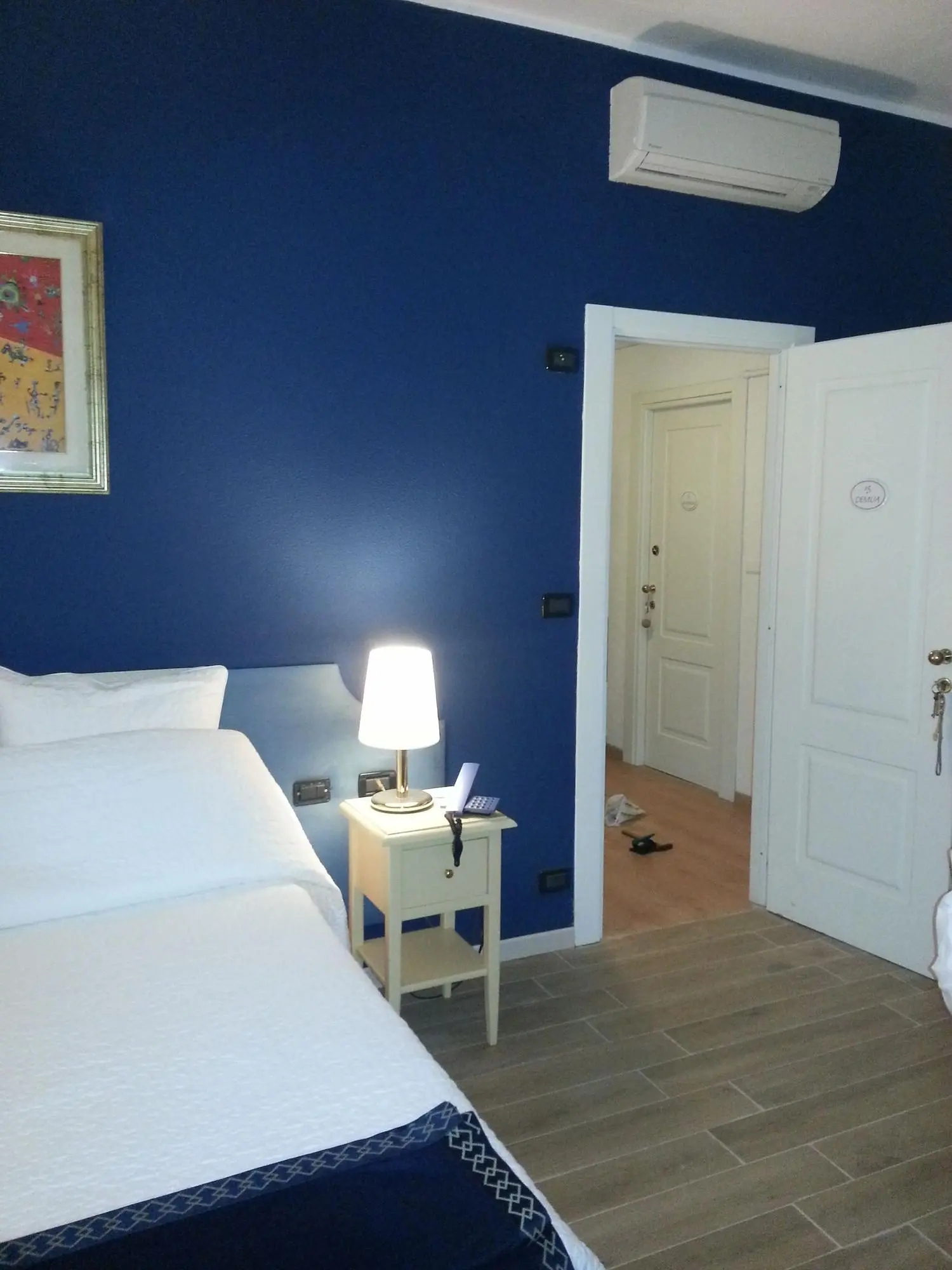 Argentina, Room