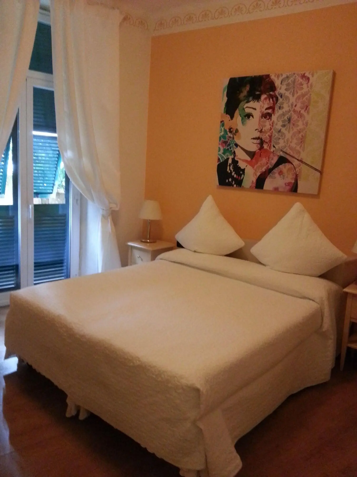 Argentina, Room