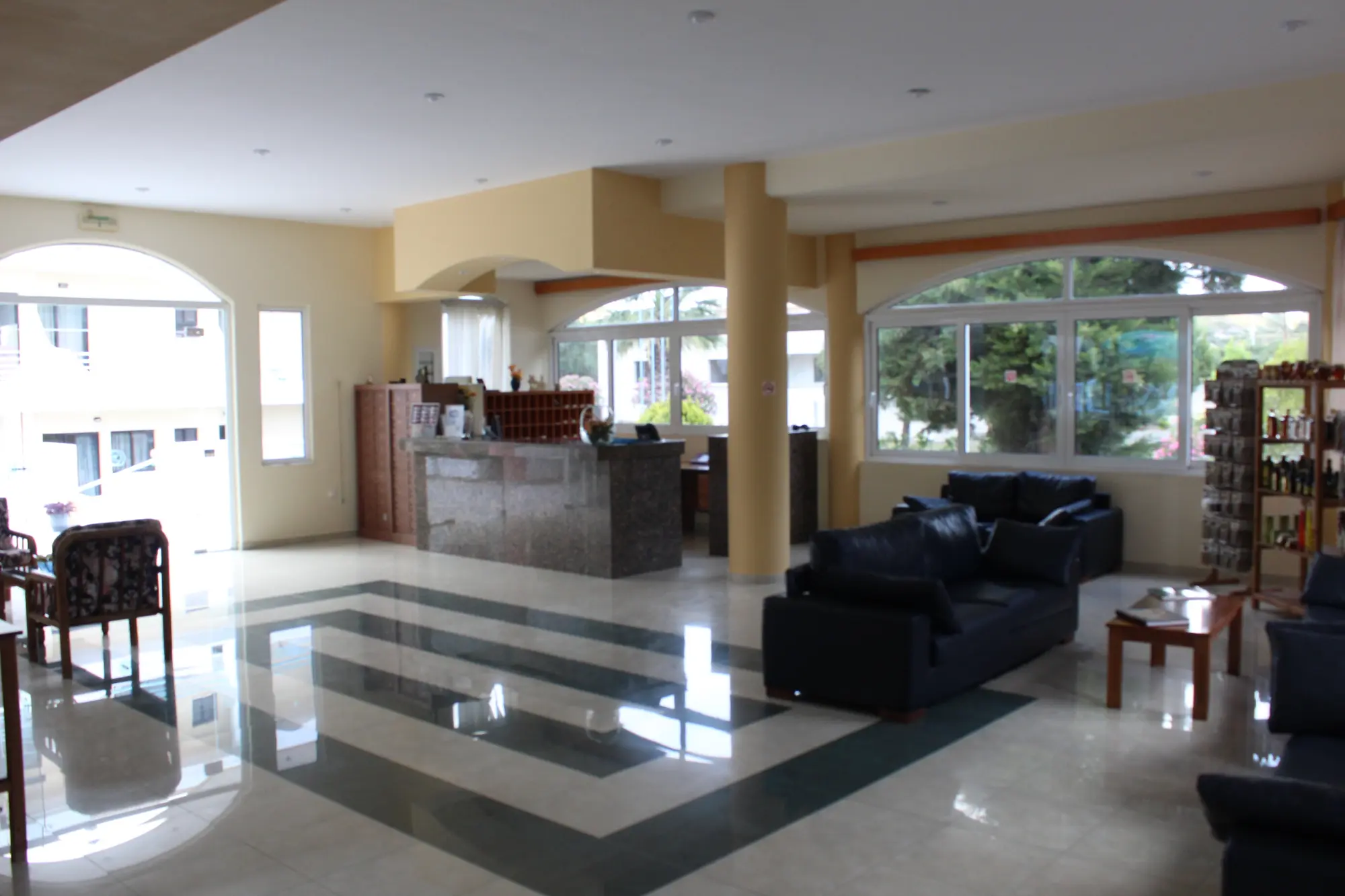 Tivoli Hotel, Lobby