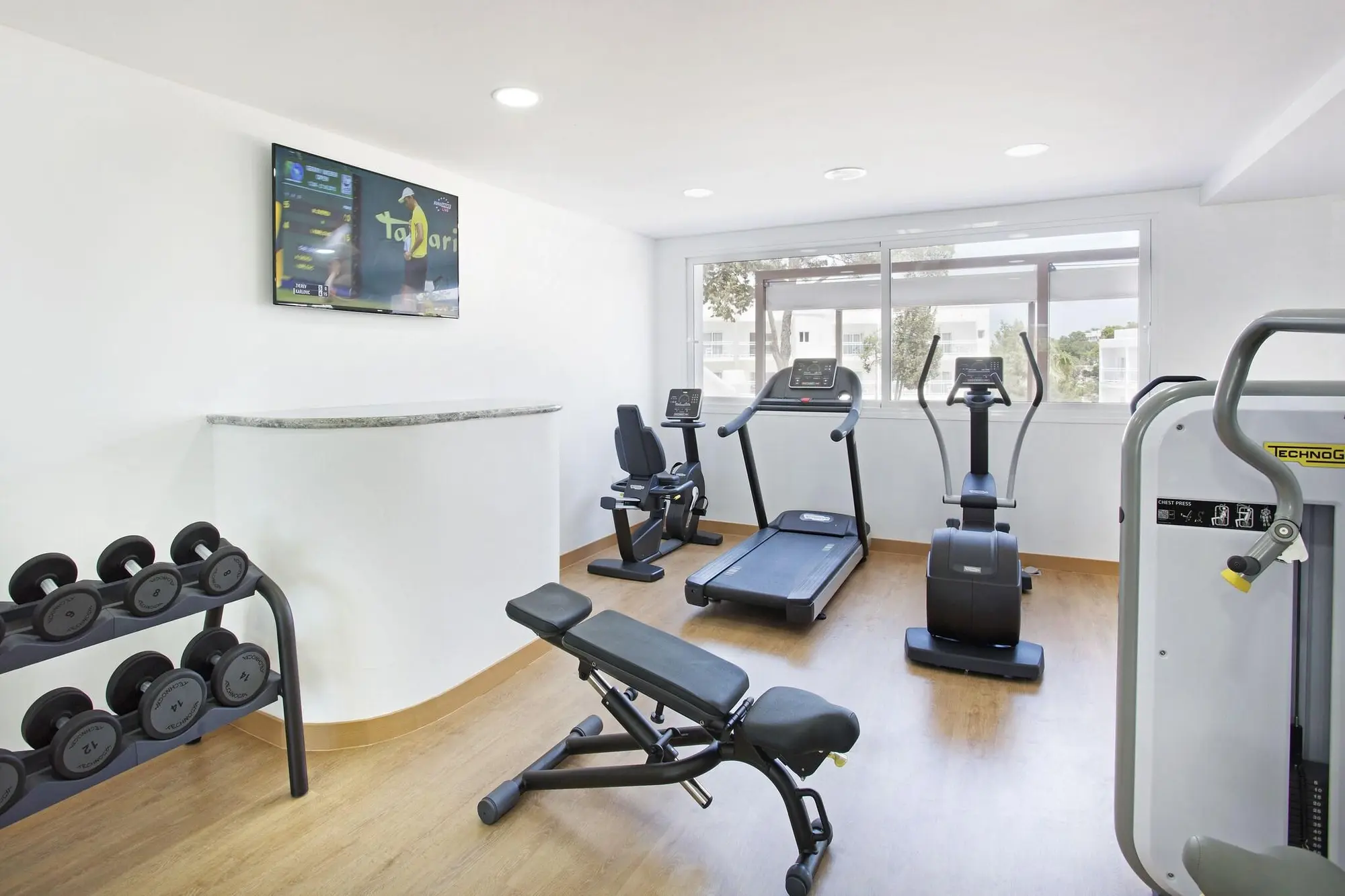Grupotel Ibiza Beach Resort. Adults Only, Sports and Entertainment