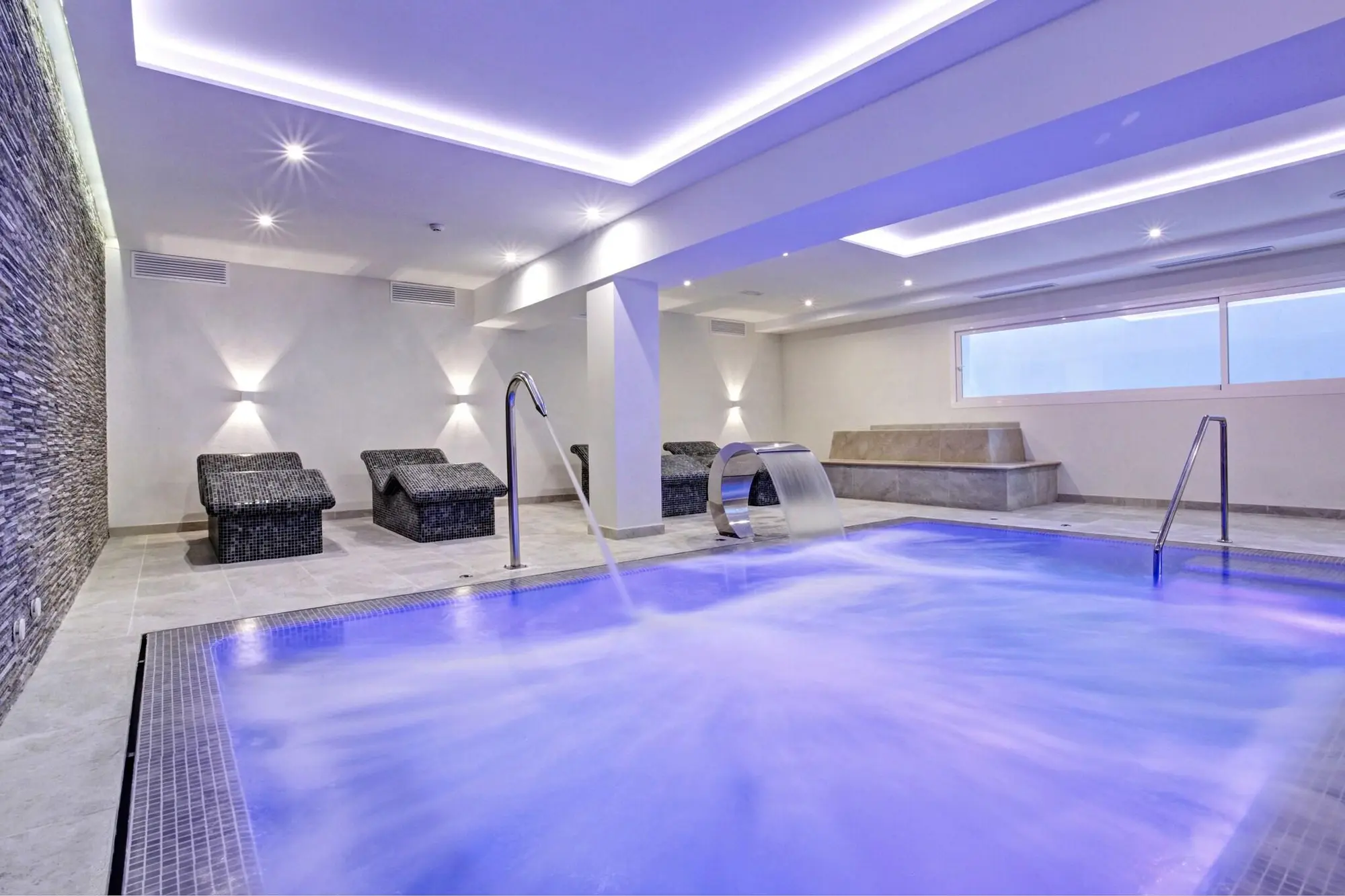 Grupotel Ibiza Beach Resort. Adults Only, Sports and Entertainment