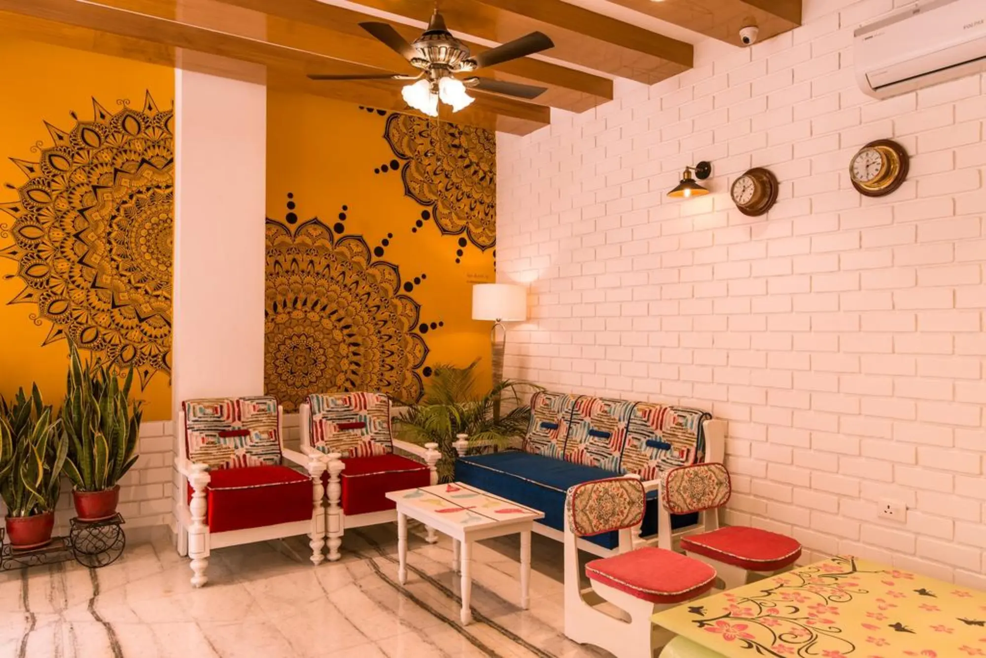 Gautam Hotel, Lobby