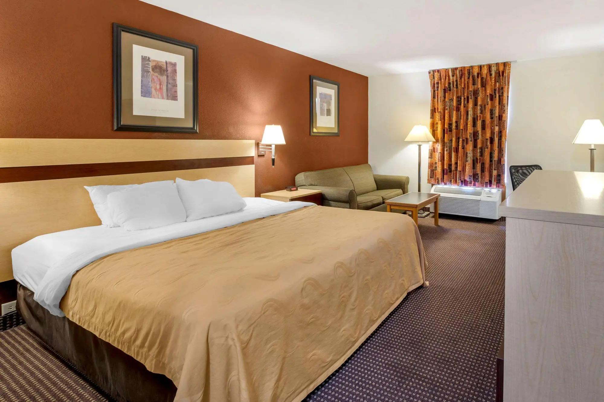 Quality Inn & Suites South/Obetz, Room