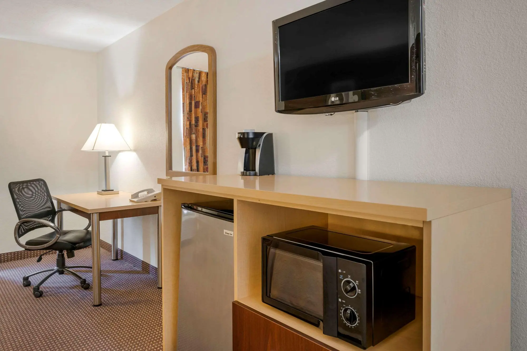 Quality Inn & Suites South/Obetz, Room