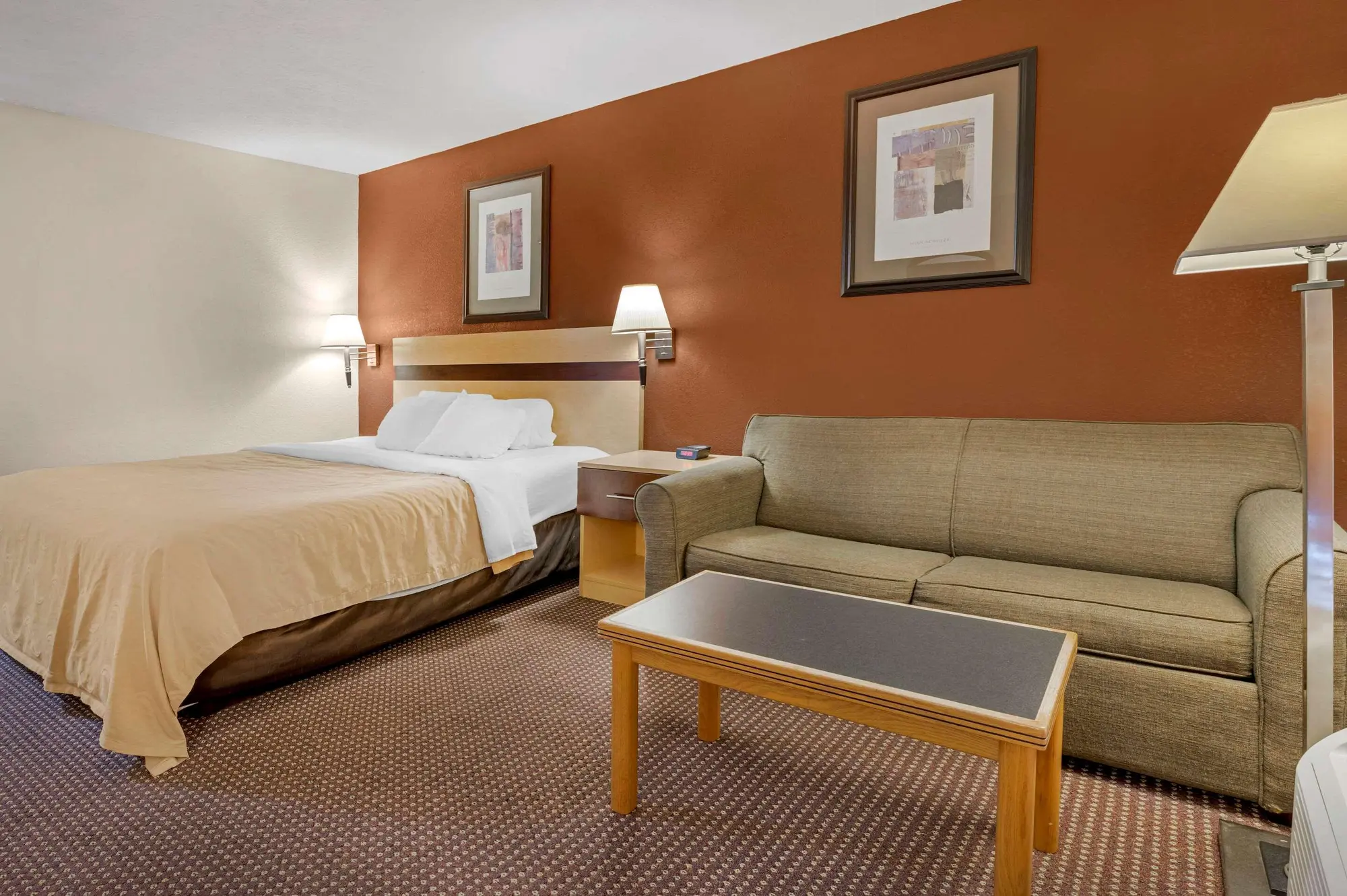 Quality Inn & Suites South/Obetz, Room