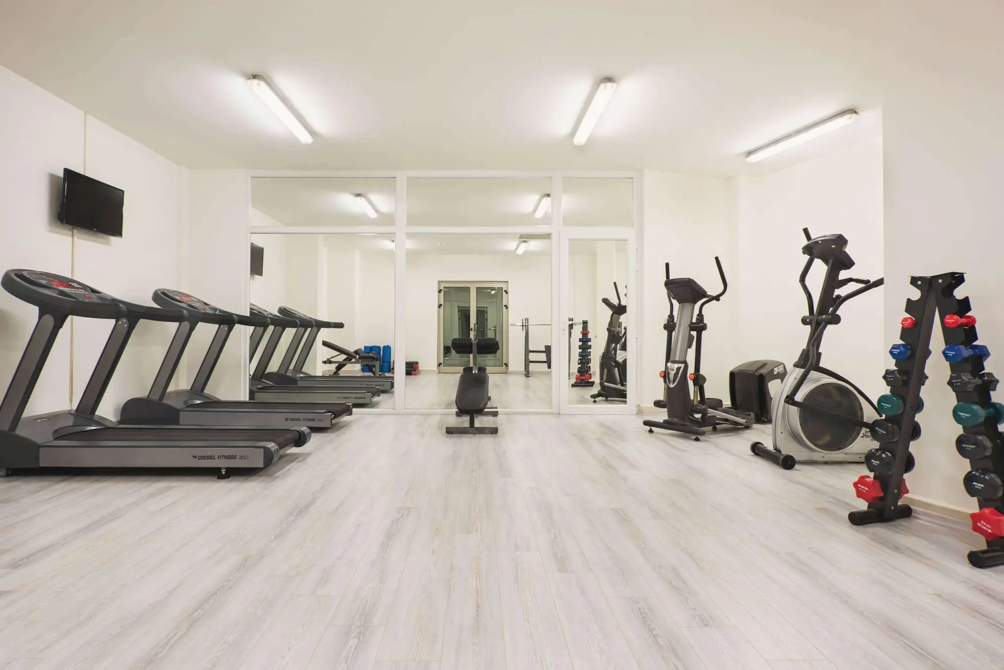 Ramada Hotel & Suites By Wyndham Kusadasi, Sports and Entertainment