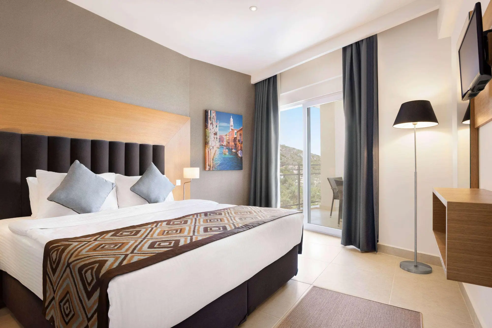 Ramada Hotel & Suites By Wyndham Kusadasi, Room