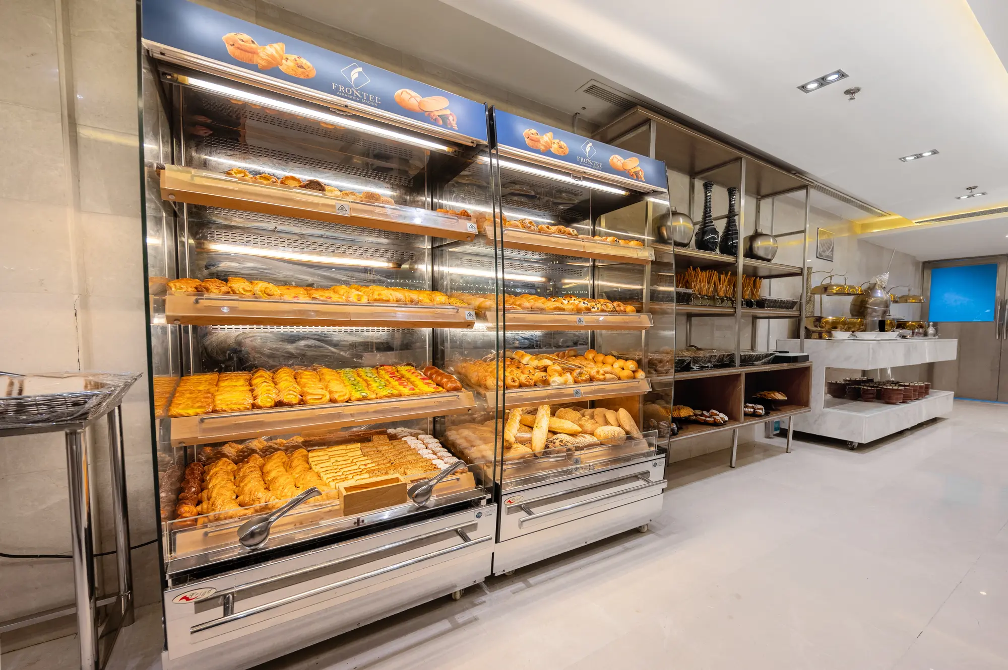 Frontel Al Harithia EX Majlis Grand, Restaurant