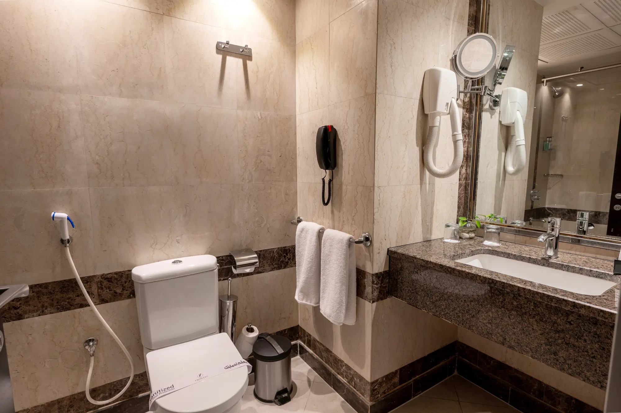 Frontel Al Harithia EX Majlis Grand, Room