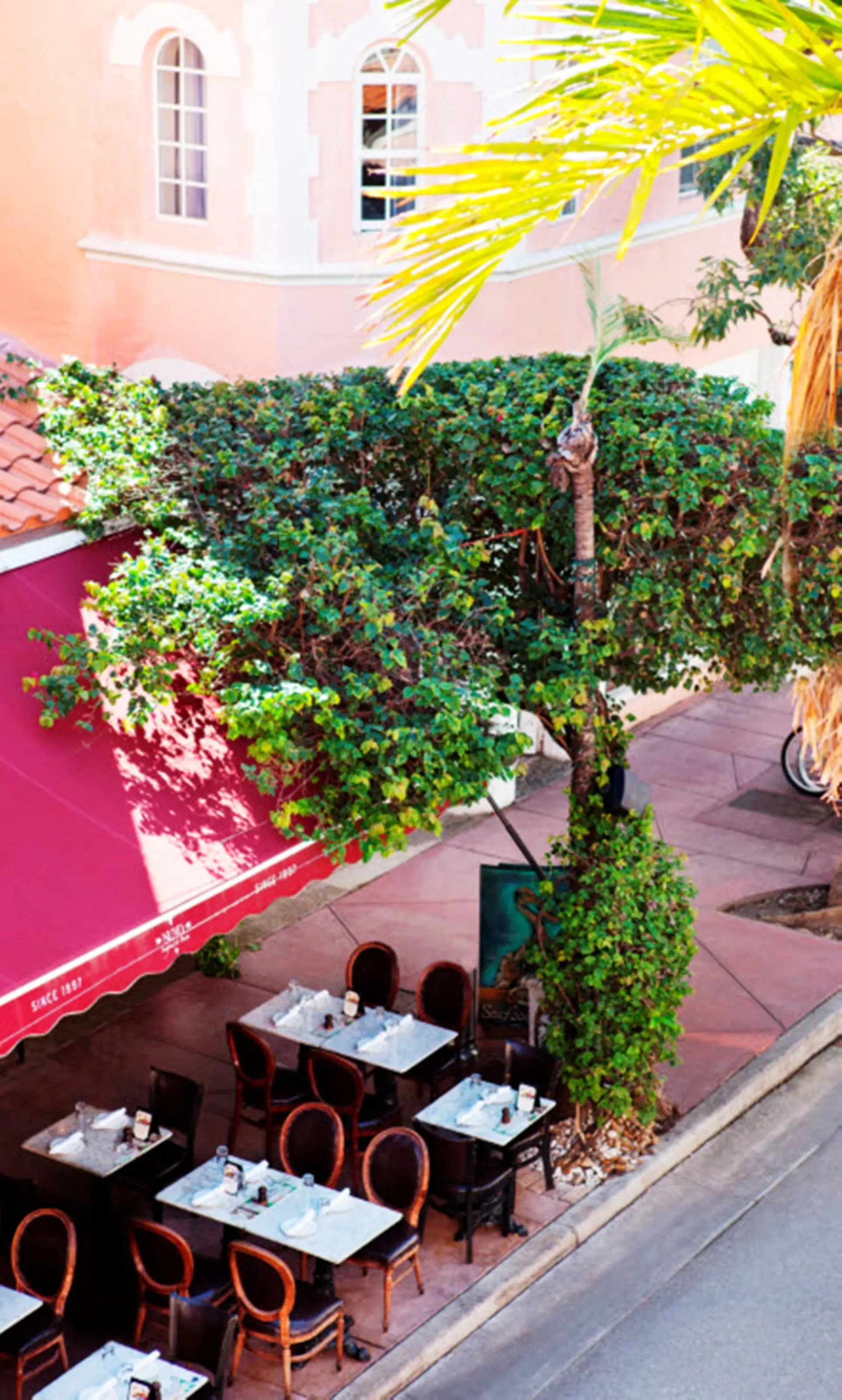 Kasa El Paseo Miami Beach, Sports and Entertainment
