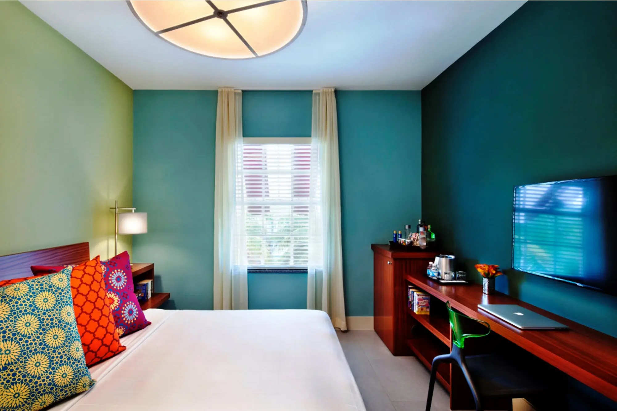 Kasa El Paseo Miami Beach, Room