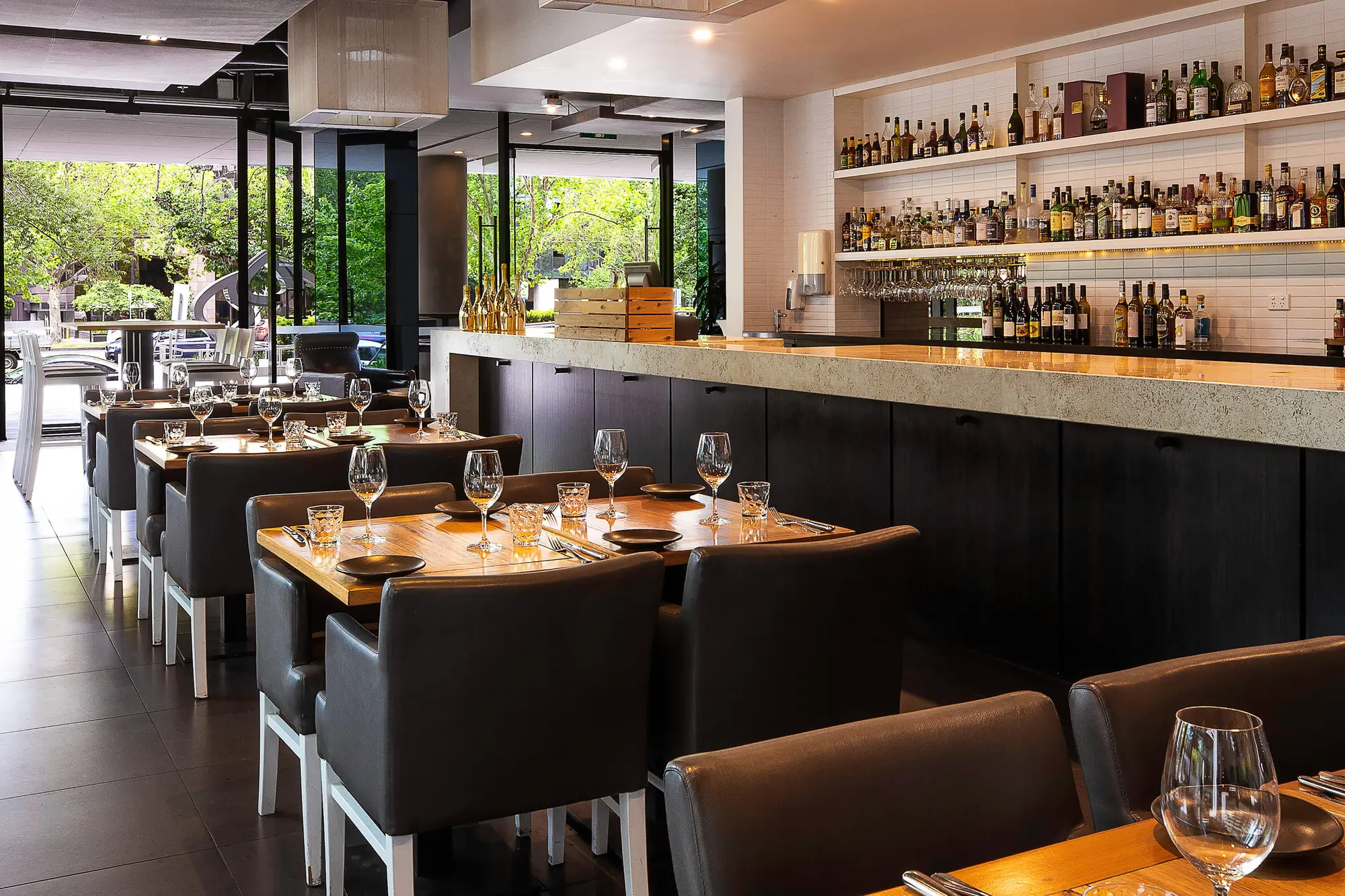 Mantra St Kilda Road, Restaurant