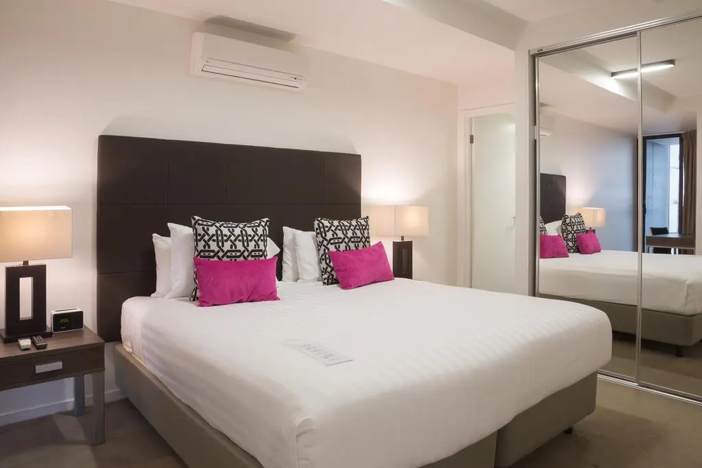 Mantra St Kilda Road, Room