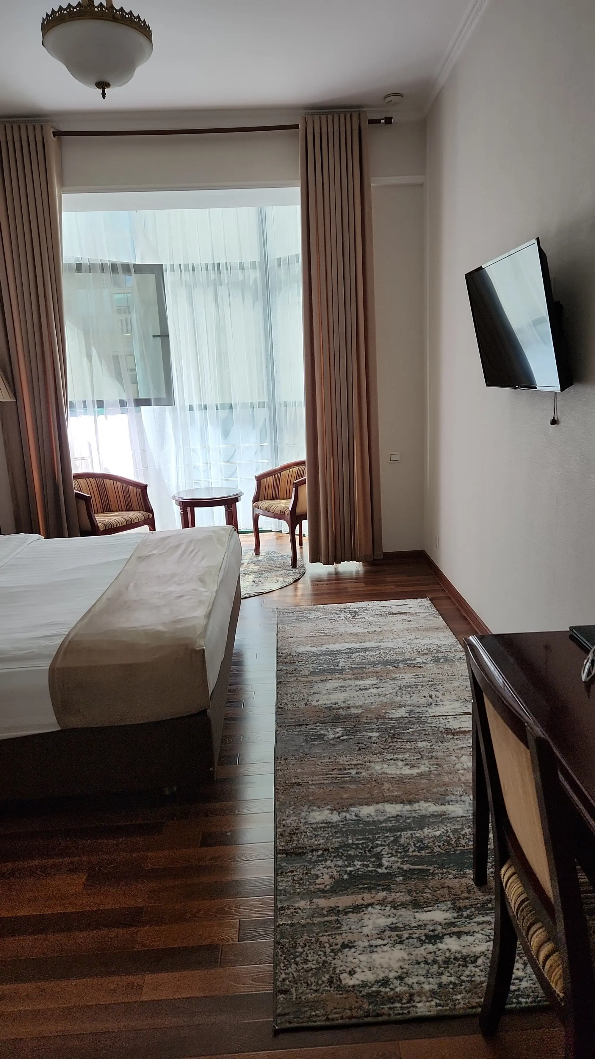 Asia Grand Hotel, Room