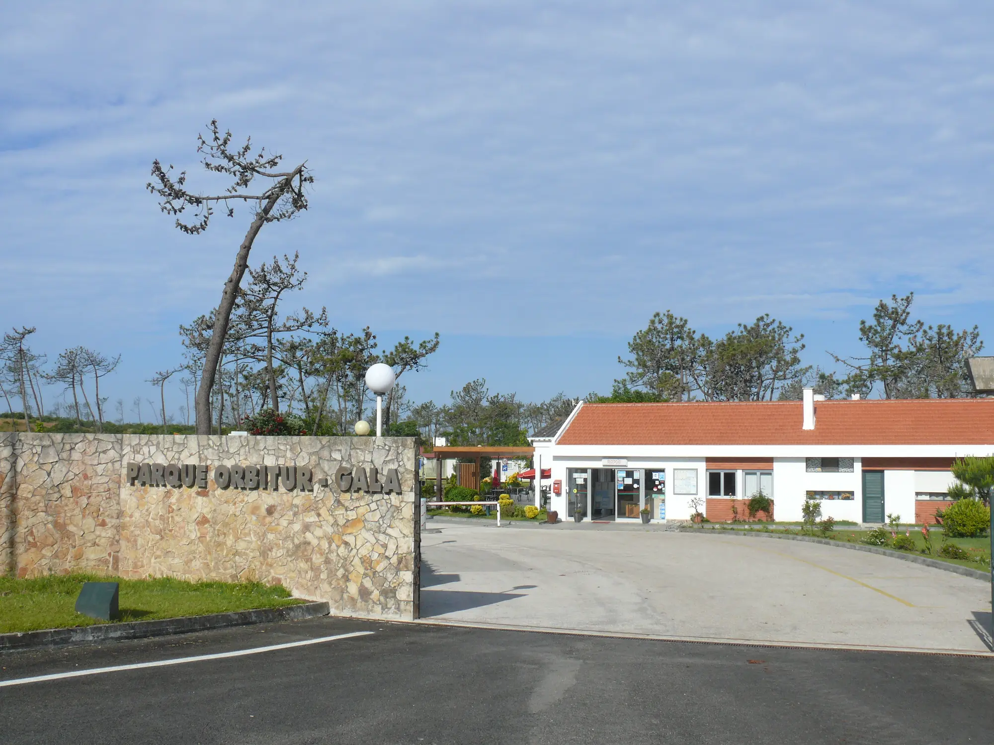 Orbitur Gala, Lobby
