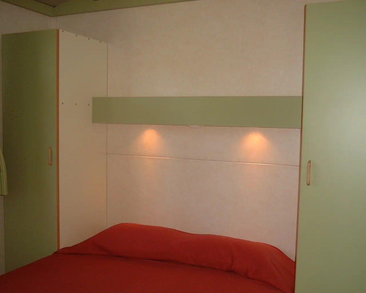 Orbitur Gala, Room